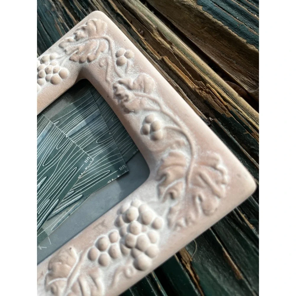 Easton Ceramic Grape Vine Picture Frame Peach Terracotta Made in Greece 5x7